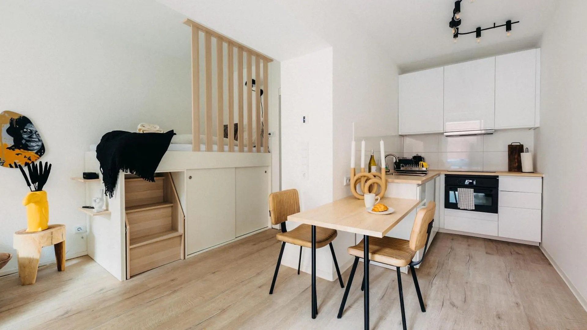 Duesseldorf Boutique-Style Studioapartments